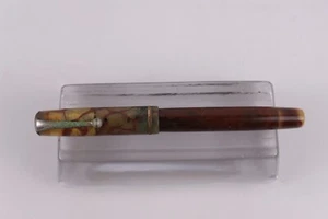 Parker Depression Era Fountain Pen== Red Veined Creme Marble - Picture 1 of 10