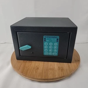 Electrolux ske 160 Small Metal Electronic Combination Safe - Picture 1 of 9