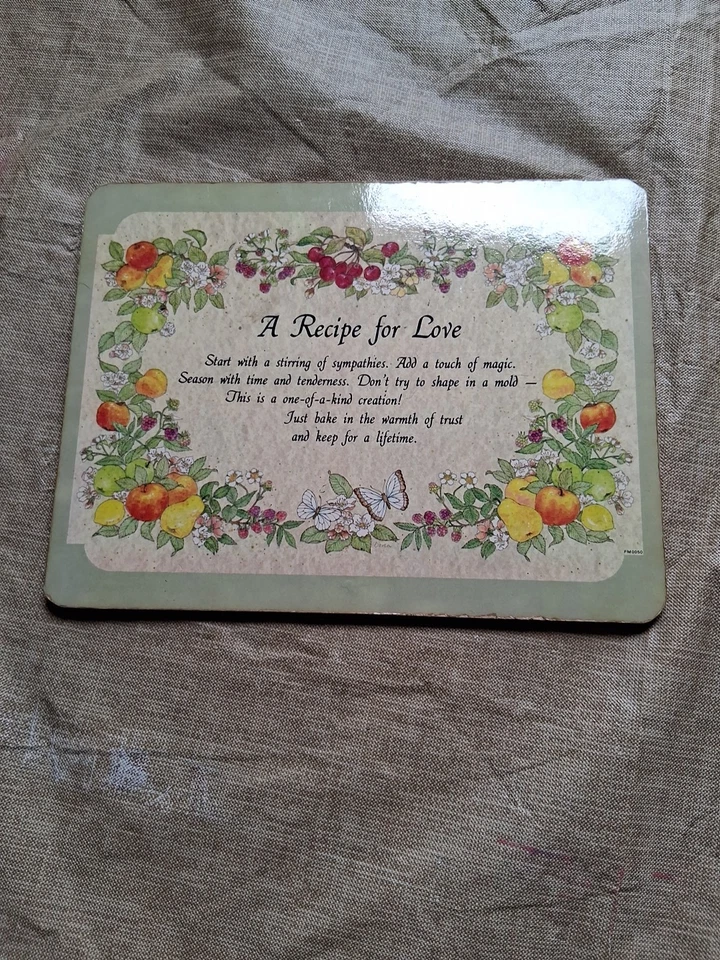 A Vintage Recipe For Love  Wall Plaque  For Kitchen Green Border Wood - Image 1 of 2