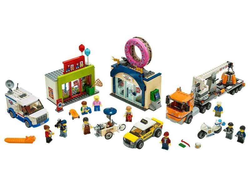 LEGO 60233 City Animated TV Series Donut Shop Opening 790 Pieces Ages 6+ - Image 1 of 3