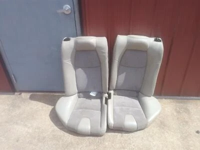 MAZDA RX8 2004-2008 ASIENTO TRASERO DERECHO E IZQUIERDO CUERO Y TELA CREMA CONJUNTO OEM Foto 1 de 4