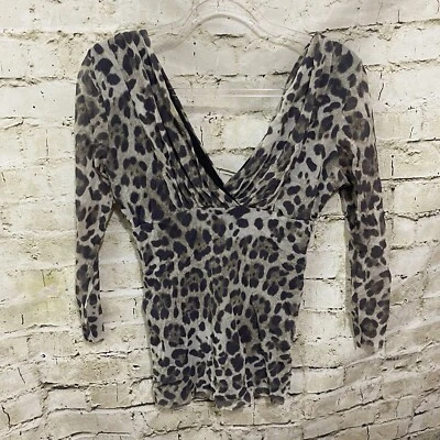 Top de malla con cuello en V estampado de guepardo negro beige grande para mujer New York & Company GG42 Foto 1 de 4