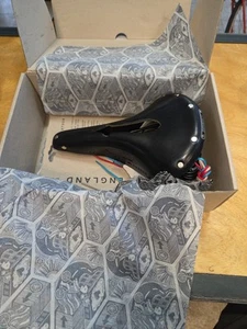 NEW IN BOX Brooks England Flyer Carved Black, Touring Leather Bike Saddle, B17 - Picture 1 of 7