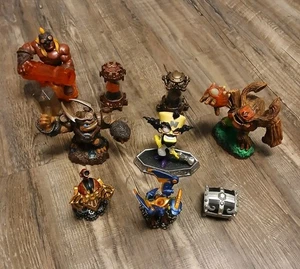 Mixed Lot Of 9 Activision Skylanders Figures & Items Treasure Chest Gems - Picture 1 of 7