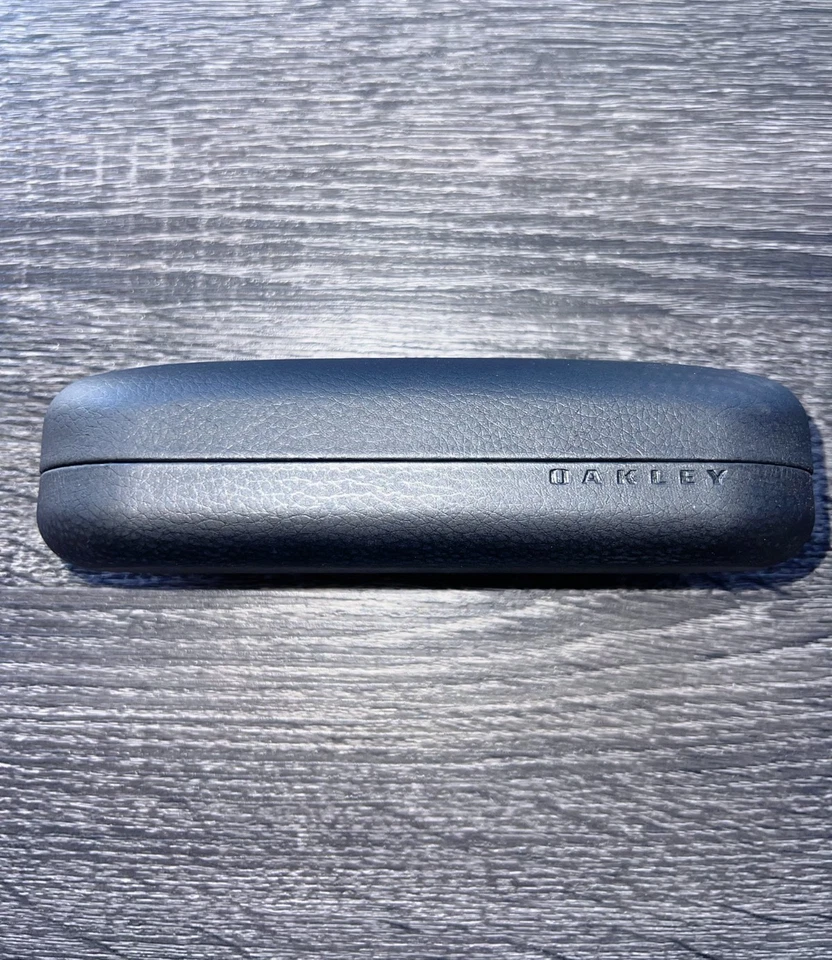 AUTÉNTICO ESTUCHE OAKLEY NEGRO NUEVO SOLO PARA GAFAS Y GAFAS DE SOL (VENDEDOR DE EE. UU.) Foto 1 de 4