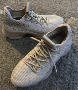 Madden Girl Shimmer Bling Sneaker hellbraun khaki Gr. 8, UK 6, EU 39 fällt klein aus sehr guter Zustand - Bild 1 von 16