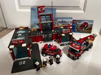 LEGO City 7945 Fire Station Building Set 100% completo con instrucciones Foto 1 de 4