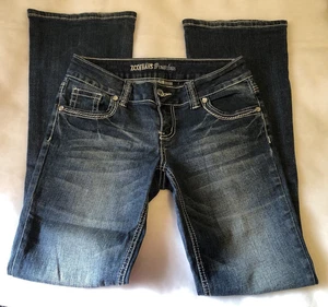 ZCO Blue Jeans Women's Size 7 Bootcut Embellished Stretch 31 inch Inseam - Picture 1 of 24