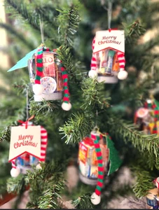 Mini Marke Serie 2 ~ Weihnachtsschmuck gefüllt mit 15 zufälligen Teilen - Bild 1 von 3