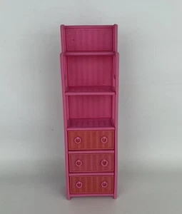 Barbie Beverly Hills 1985 vintage estante de mimbre con cajones - muebles para muñecas juguetes - Imagen 1 de 12