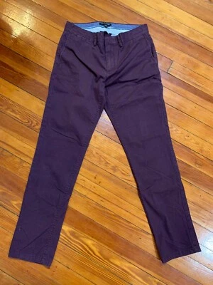 Calça chino elástica Banana Republic masculina mistura de algodão borgonha tamanho 31/32  - Imagem 1 de 4