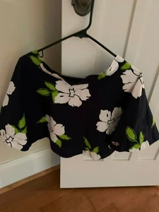 Hollister Pettiskirt Girls Skirt with Lining , Large , Navy with floral designs - Picture 1 of 6