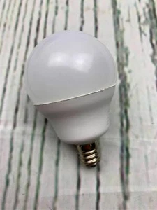 40 Watt Equivalent 5W G14 Non Dimmable Global LED Light Bulb E12 Base - Picture 1 of 3