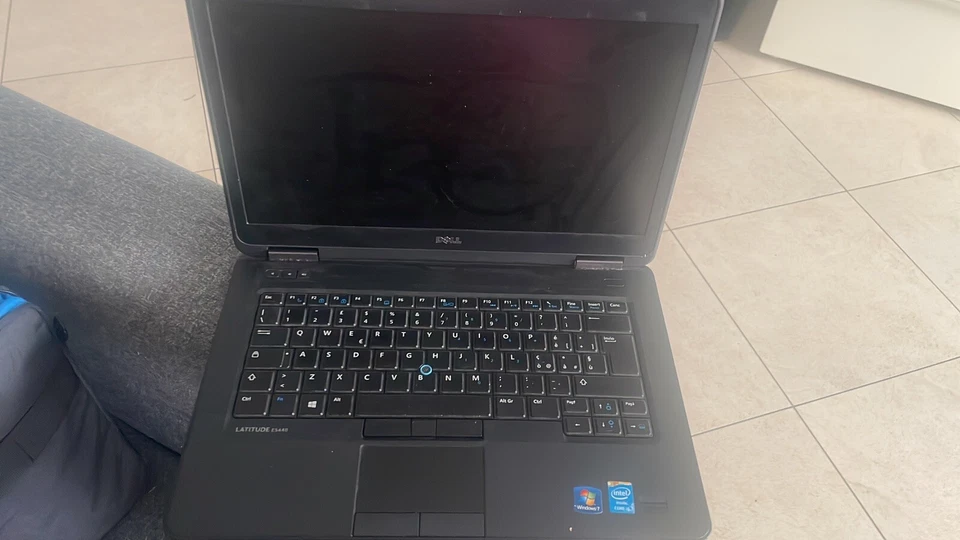 Dell Latitude E5440 14" ( 120GB SSD, Intel Core i5-4300U, 1.90 GHz, 8GB) Laptop - Immagine 1 di 1