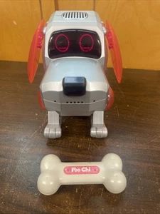 Tiger Electronics Poo-chi Robot Cane Rosa Argento Funzionante Con Orecchie, Osso 1999 2000 - Foto 1 di 11