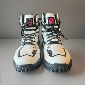 Vans MTE Crestline Gore-Tex Shoes Hiking Boots White /Black Women's Size 8 NEW - Picture 1 of 15