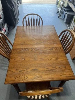 Oak Dining room Table - Image 1 of 4