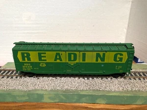 HO Scale 50’ Athearn Reading Plug Door Boxcar (23-104) - Picture 1 of 6