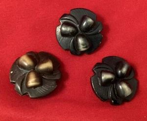 3 vintage Acorn (?) Plastic Sewing Buttons lot - Picture 1 of 3