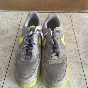 Größe Herren 10,5 - Nike Air Force 1 Low Elephant Volt 2013 - Bild 1 von 6