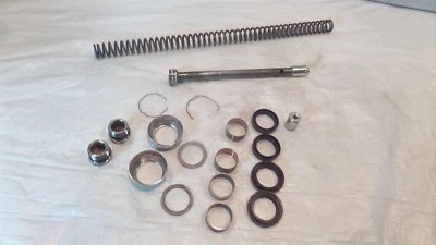 Harley Davidson Sportster 883 Hugger 1992-2003 horquilla delantera resorte y herrajes Foto 1 de 4