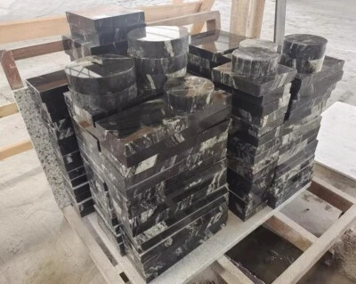 Black Granite Plinths - Image 1 of 4