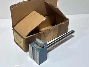 NOS Brown & Sharpe 599-7905 Base Magnética y Vertical para Indicadores de Prueba de Dial - Imagen 1 de 9