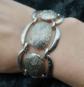 Monet Signed Large Link Brushed Textured Silver Tone Chain Bracelet Bold Estate - Picture 1 of 4