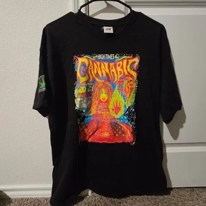 Camiseta Gráfica High Times Cannabis Cup Amsterdam 2011 Fruit of Loom XL - Imagen 1 de 6