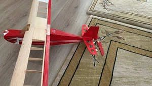 Das Flugzeug ist holz - Bild 1 von 1