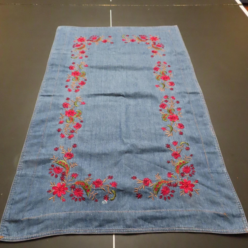 Eddie Bauer Home King Pillow Sham Denim 100% Cotton Embroidered Floral Blue - Image 1 of 4