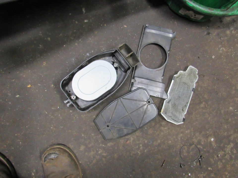 Honda VF700 C V45 1985 caja de aire magna caja de aire respirador de admisión Foto 1 de 1