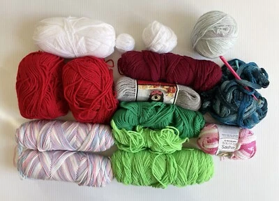 Lote de 14 madejas/bolas de hilo - verde, blanco, rojo, azul, gris, rosa Foto 1 de 4