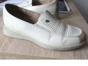 FINN COMFORT of Germany, Womens 7 US (4 1/2 UK), wide, leather, P-W-90 - Picture 1 of 5