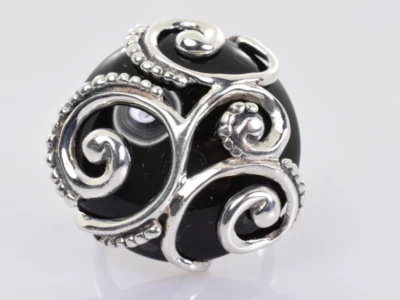 Anillo de ónix filigrana ornamentado en plata de ley talla 5,5 Foto 1 de 4