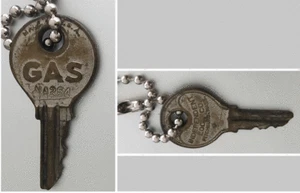 Vintage GAS Key w/ Keychain; Independent Lock Co - Picture 1 of 1