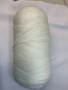 Southern Belle Mill End Yarn 8 oz White/Soft 3- 4 Ply Acrylic - Picture 1 of 1