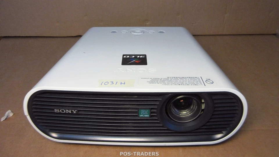 Sony VPL-ES5 Projector Beamer VGA SVGA 3LCD 2000 LUMENS - No Remote - 1031 HOURS - Bild 1 von 4