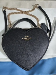 Neu mit Etikett Coach CE652 Umhängetasche Herz genarbtes Leder schwarz *Valentine* - Bild 1 von 13