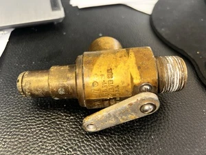 Valvola di sicurezza a pressione usata Oxweld 3/4" in ottone, RV-29 75 libbre. - Foto 1 di 9