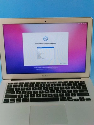Apple 2015 MacBook Air 13" MJVE2LL/A A1466 i5-5250U 1,6 GHz 4 GB RAM 128 GB SSD Foto 1 de 4