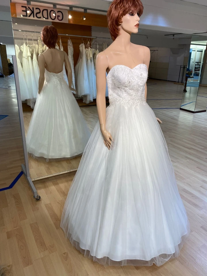 Verschiedene nagelneue Brautkleider mit Profiberatung Größe 36-54 - Bild 1 von 1