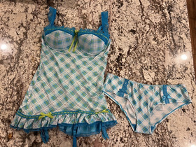 True Vintage Victoria's Secret Sexy Little Things Lingerie Set Top And Panties