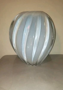 1980er Larry Laslo für Mikasa opalisierende Wirbelglasvase 12 Zoll - Bild 1 von 8