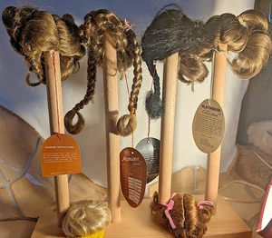 6 Puppenperücken, nicht benutzt,kleine Größen - Bild 1 von 10