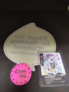 Exquisite Leichen Rascal Randy Karte SIGNIERT James Tynion IV NYCC + Pin + Sticker - Bild 1 von 6