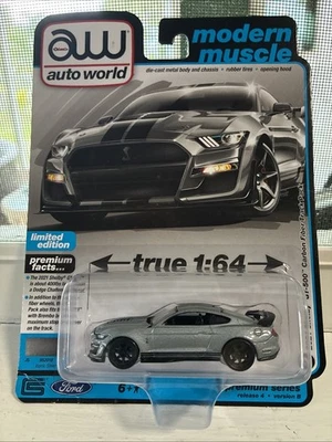 Shelby GT-500 2021 paquete de pista de fibra de carbono Iconic Silver 1:64 Foto 1 de 3