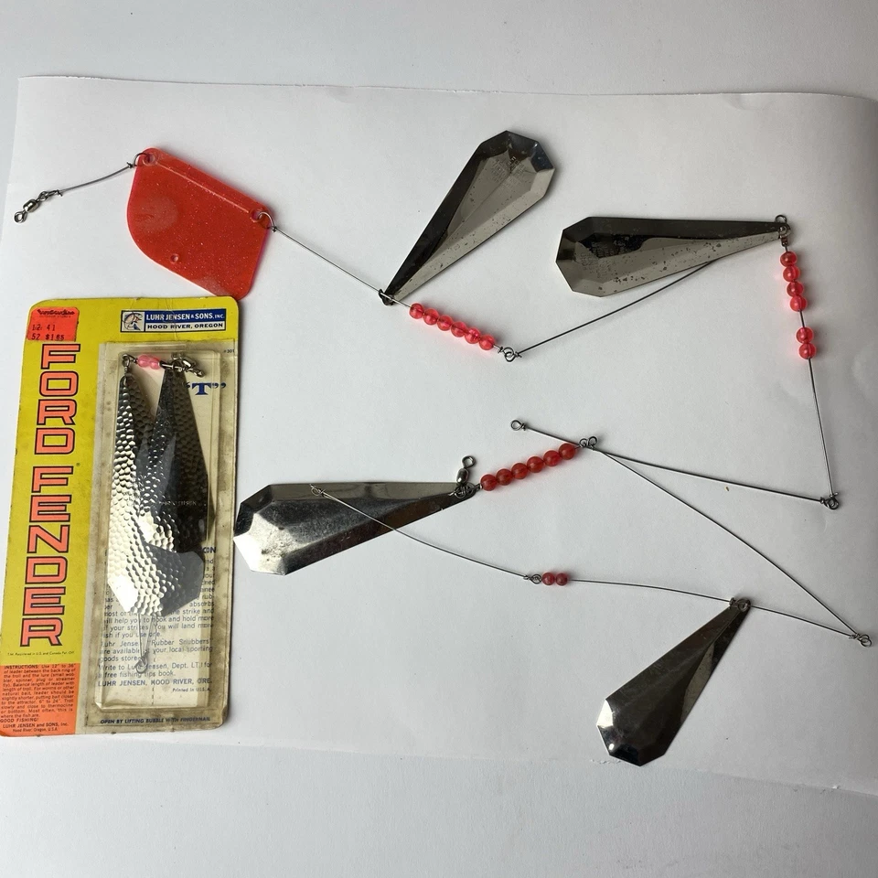 2PCS Luhr-Jensen Model A Ford Fender & Ler Davis Standard Cowbell Flasher