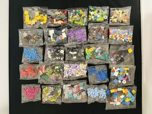 Menge 25 Lego kleine versiegelte Tüten aus zufälligen Lego Sets - Bild 1 von 3