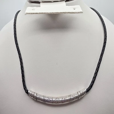 Barra curva Brighton 'City' floral plateada con desplazamiento cuero trenzado negro Foto 1 de 4